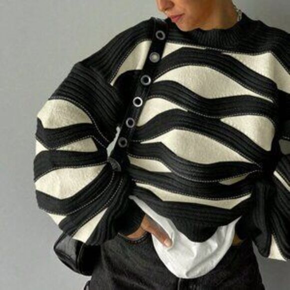 Sweaters - Black Casual Women's Round Neck Wave Stripe Color Long-Sleeved Knit Sweater